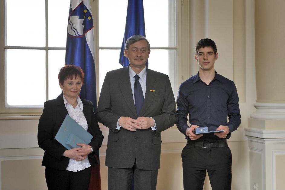 Podelitev medalje za hrabrost Roku Voriju