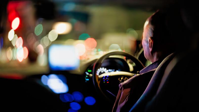 noč, vožnja, starostnik