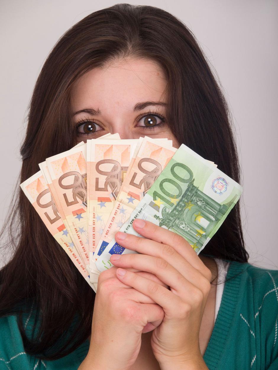 denar, plača, logistika, euro | Avtor: Profimedia