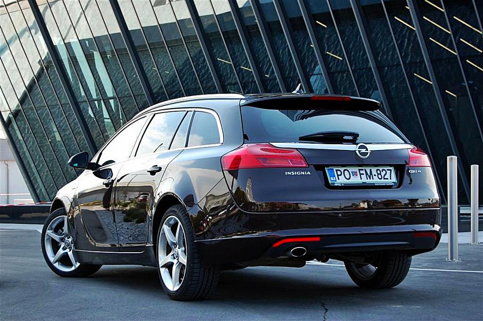 Opel insignia sportstourer 2.0 CDTI sport 4x4 | Avtor: Gregor Prebil