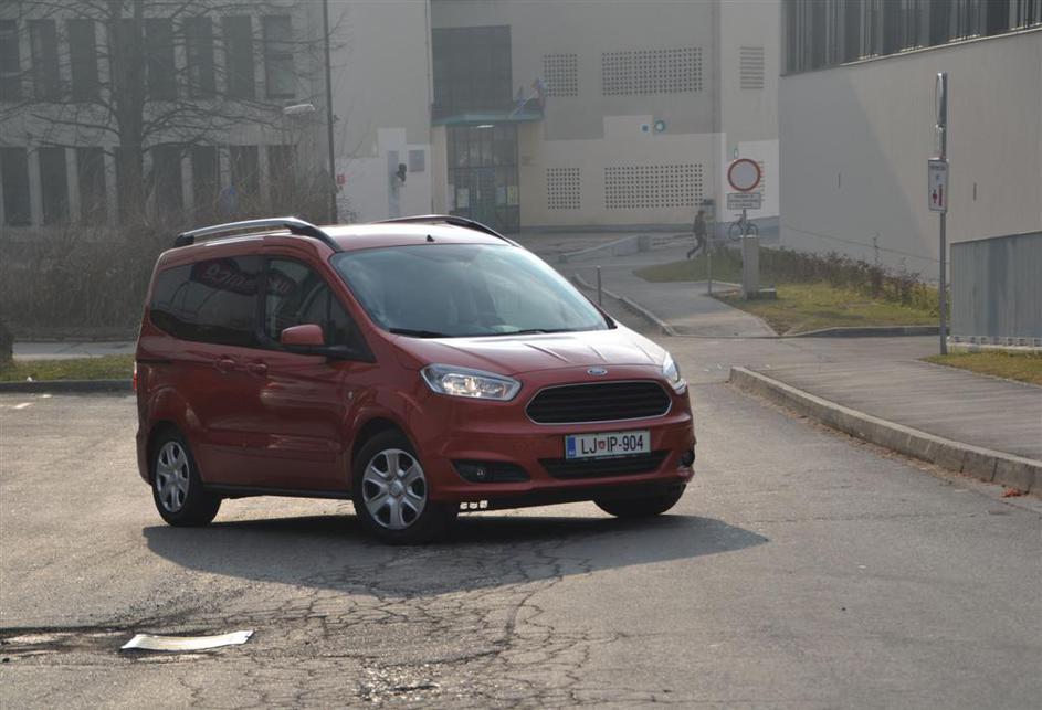 Ford tourneo courier