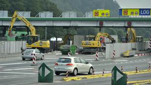 Cestninska postaja Log