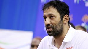 Vlade Divac, Košarka brez meja