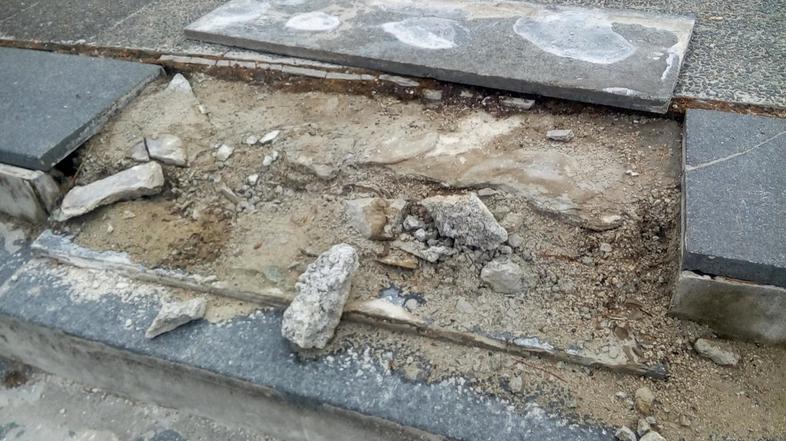 Poškodovano stopnišče na Bledu