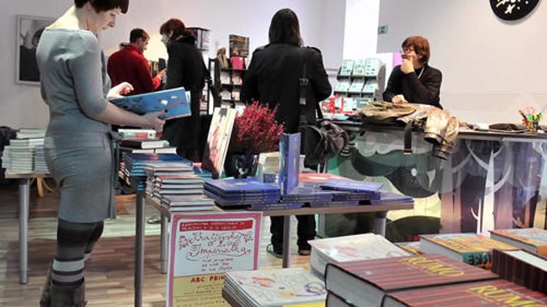 Založba Sanje v bližini svoje knjigarne – v Miklošičevem parku – pripravlja prvi