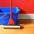 Previdno pri čiščenju barvanih sten, da se barva ne okruši. (Foto: Shutterstock)