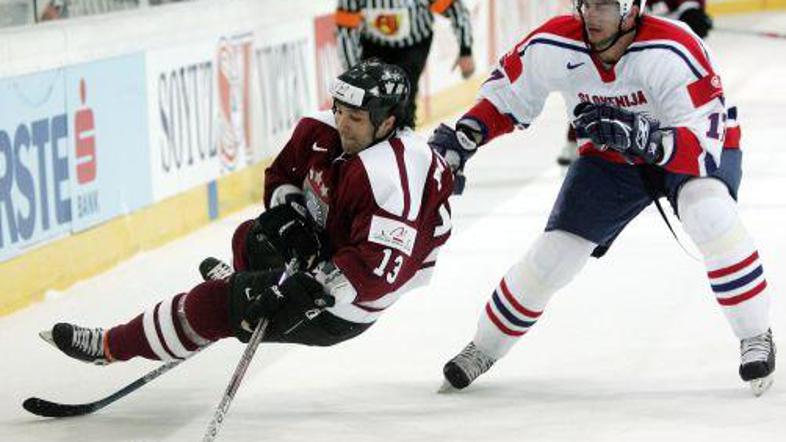 Jurij Goličič (desno) je proti Avstrijcem dosegel en zadetek.