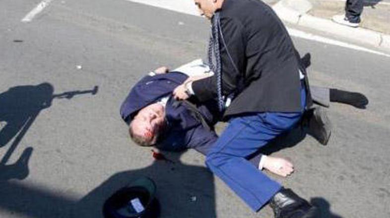 Kraljica Beatrix je bila zgrožena zaradi nesreče. Voznika so takoj aretirali.