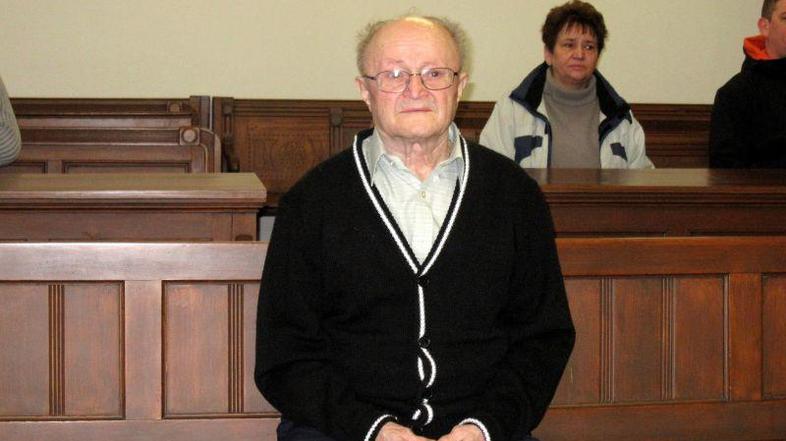 Milan Braunsberger, ki na sojenje prihaja iz pripora, je enkrat že bil obsojen i