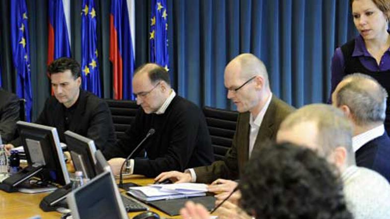 Minister Gaspari je opozoril, da se do prihodnjega leta lahko nakopiči veliko sr