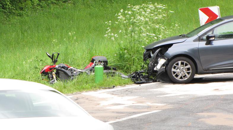 Novice: Prometna nesreča, v kateri je umrl 46-letni motorist