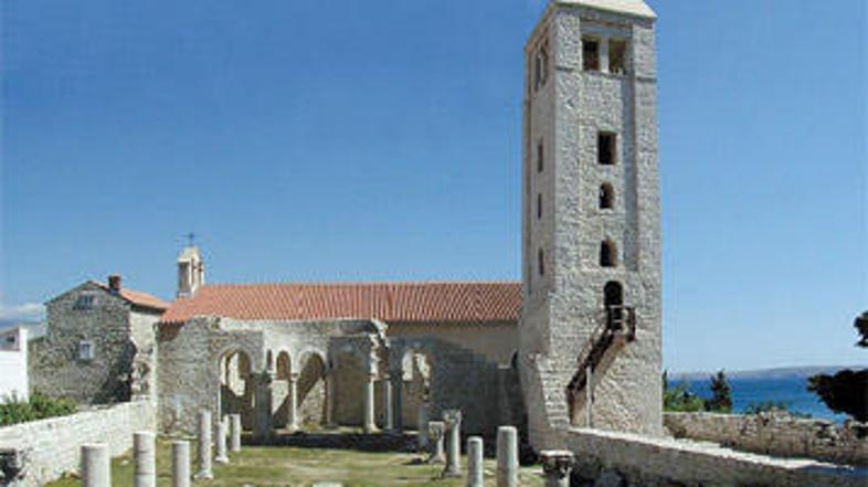 Hrvaško je poleg skupinskega samomora pretresel tudi samomor 18-letnega dekleta,