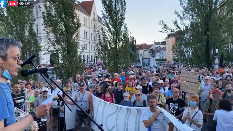 Protest na Prešernovem trgu