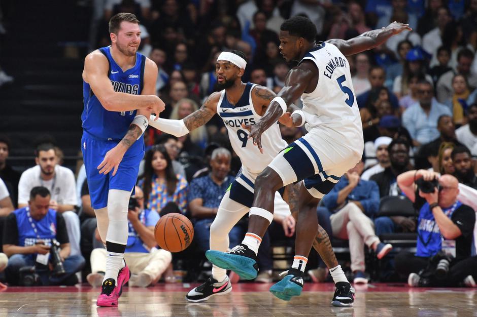 Luka Dončić in Anthony Edwards | Avtor: Profimedia