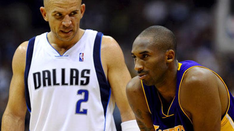 Kobe Bryant (desno) je bil uspešnejši od Jasona Kidda.