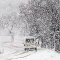 V dopoldanskih urah je ponekod po državi rahlo snežilo, vendar sneg ni povzročal