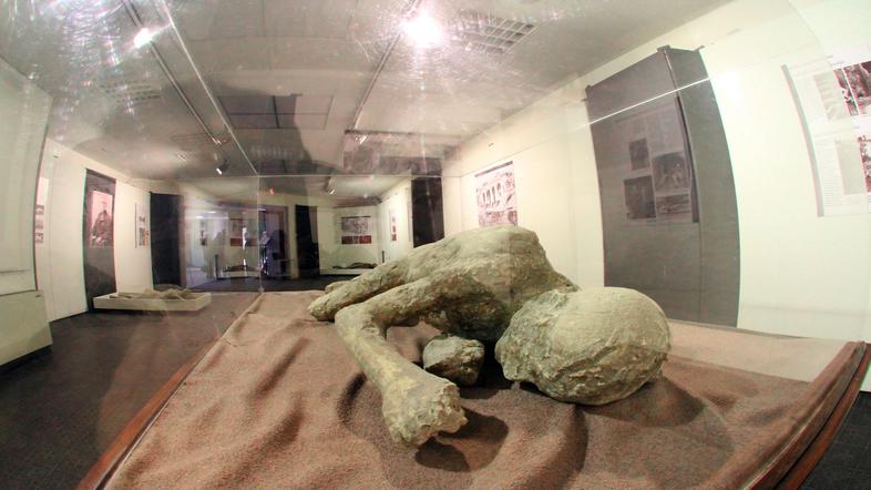 Trupla prebivalcev Pompejev so ostala izjemno dobro ohranjena. (Foto: EPA)