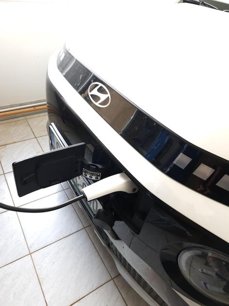 Polnjenje električnega avtomobila