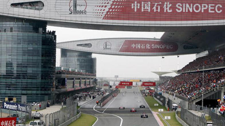 Sodoben objekt pri Šanghaju morda zadnjič gosti formulo 1. (Foto: EPA)