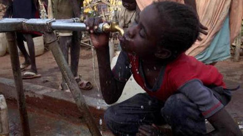 Prek spletne strani Gibanja za pravičnost in razvoj poteka spletna dražba del sl