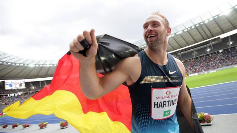 Harting ISTAF at Olympiastadion Berlin miting olimpijski stadion Nemčija zastava