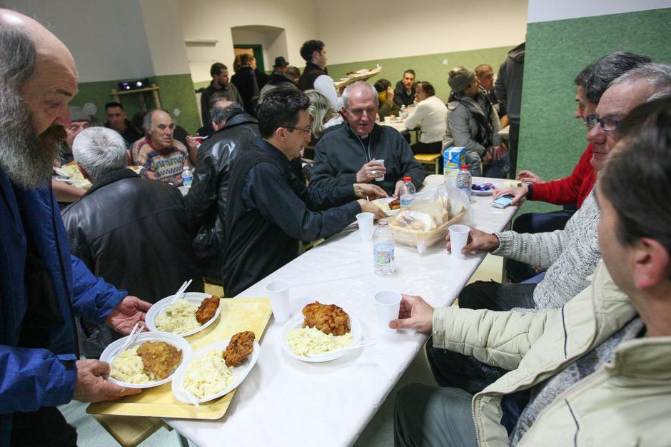 silvestrovanje z brezdomci | Avtor: Saša Despot