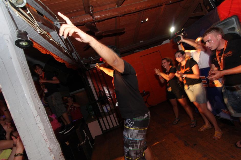 Vroča norija v Jupiter Baru v Ipsosu