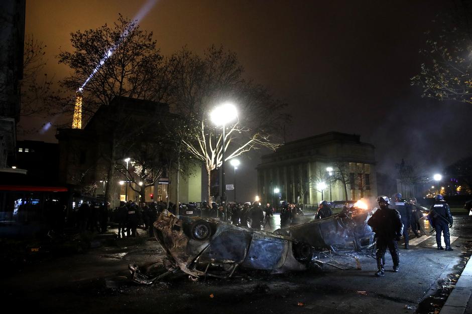 Protesti v Parizu proti dvigu cen goriva | Avtor: Epa