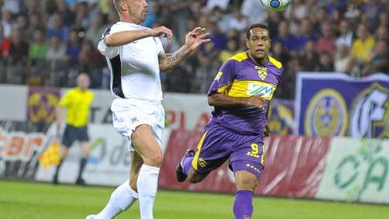 Marcos Tavares (desno) proti Sparti ni bil razpoložen.