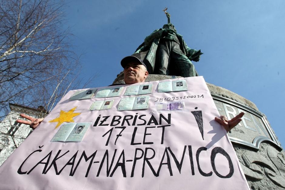 ljubljana26.02.09, Manifestacija ob 17. obletnici izbrisa, izbrisani, presernov  | Avtor: Nik Rovan