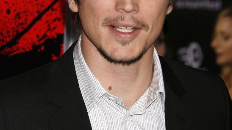 Pravi, da ni seksal med knjigami.