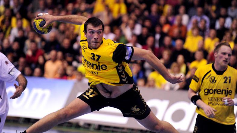 Velenjčani (na fotografiji Dino Bajram) so z eno nogo in tremi četrtinami že v n