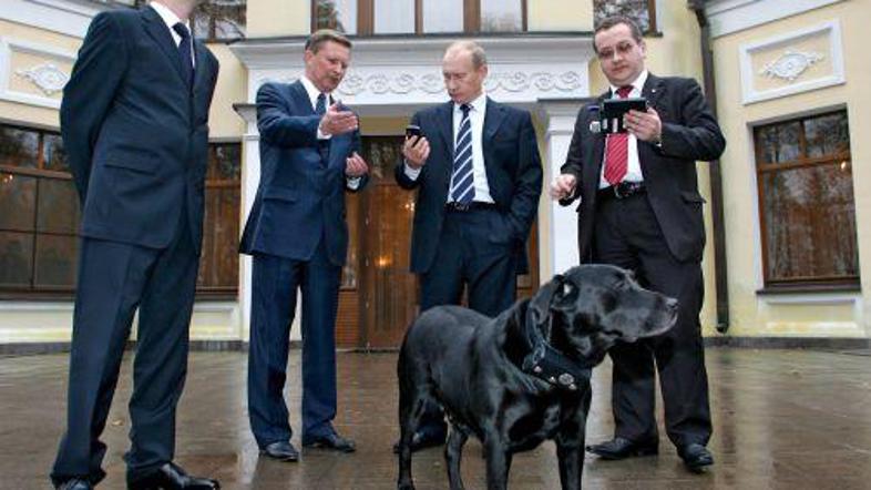 Ruski politični vrh je ponosno razkazoval najnovejšo pridobitev, zaradi katere s