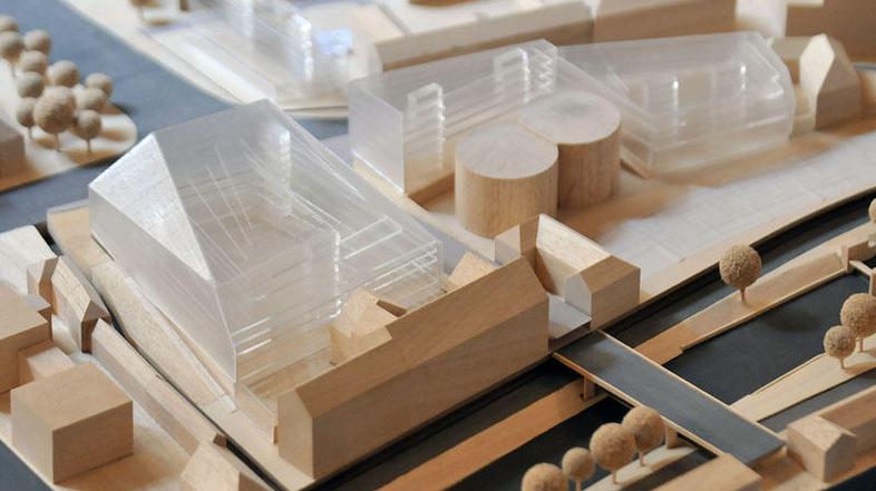 Novozgrajeni bodo prozorni deli, staro Cukrarno bodo obnovili,
kar je mišljeno 