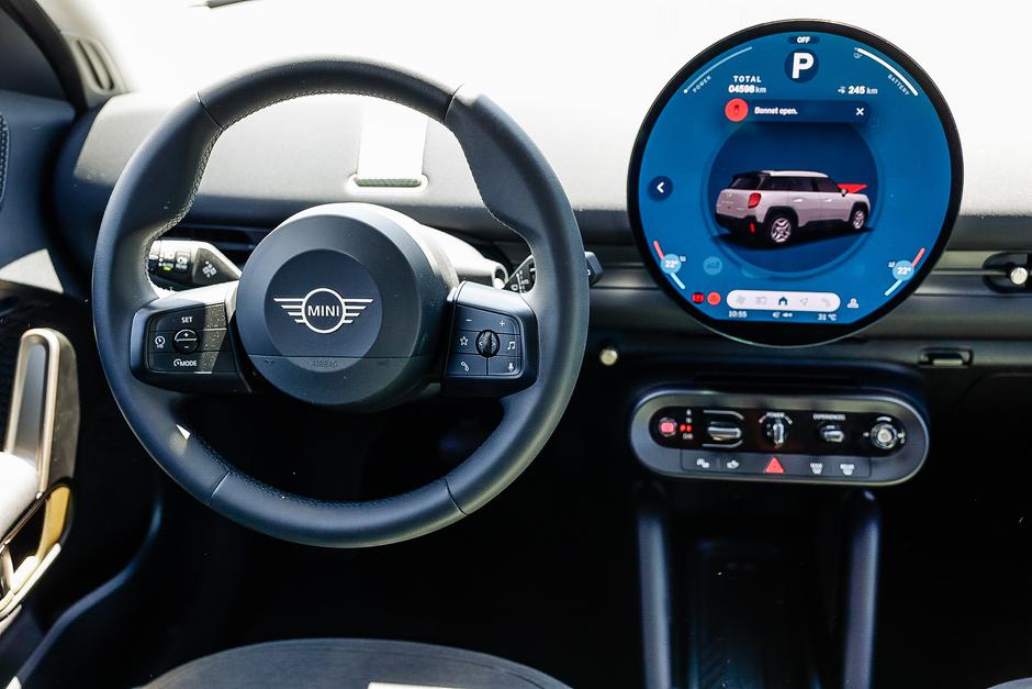 primerjava mini cooper S in mini aceman | Avtor: Saša Despot