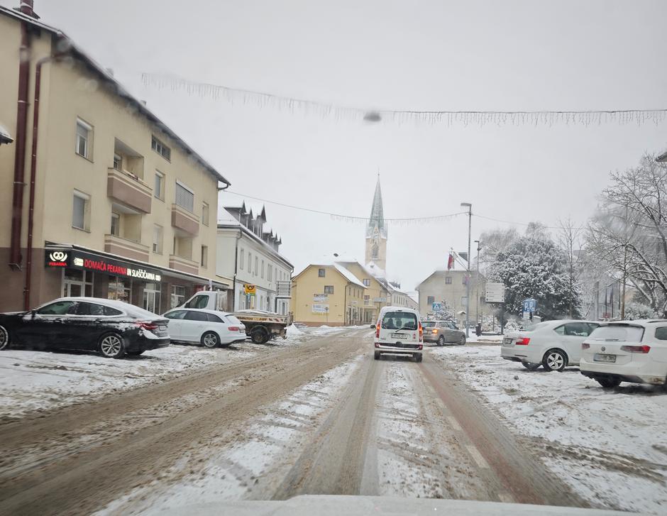Sneg, zasnežena cesta, vreme, Trebnje | Avtor: Žurnal24 