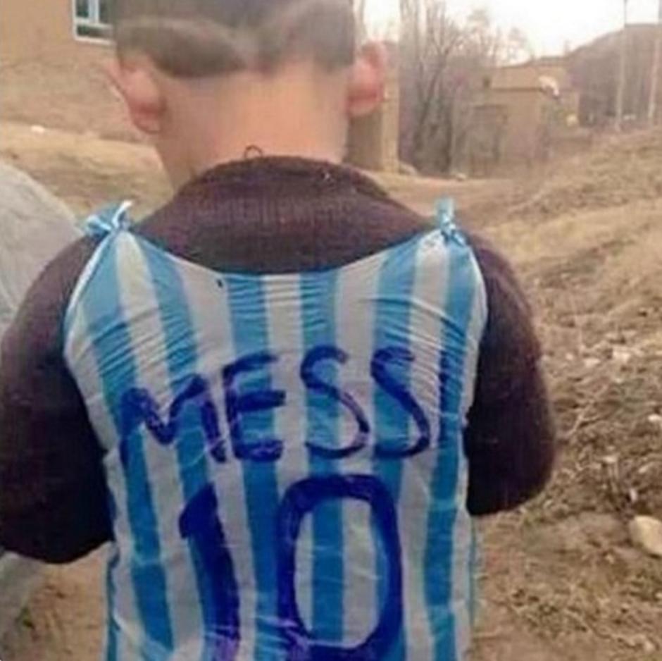 irak fant dres messi | Avtor: Reševalni pas/Twitter