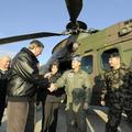 Predsednik Danilo Türk si ogleduje helikopter 18. bataljona SV in ROLE 2LM SV na