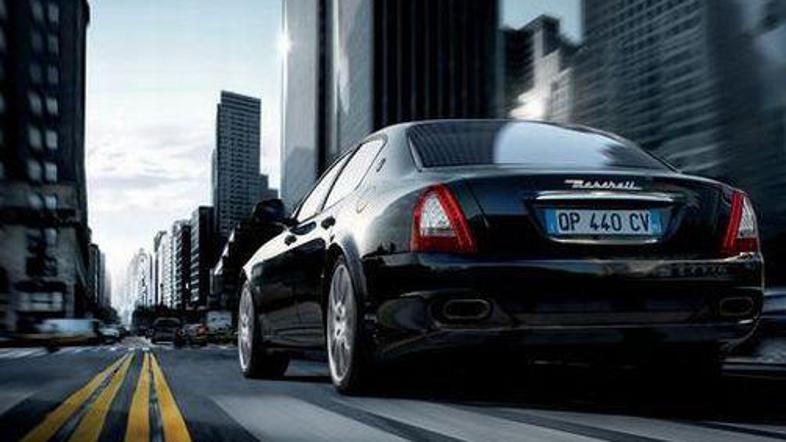 Maserati quattroporte sport GTS razpolaga s 327 kilovati moči.