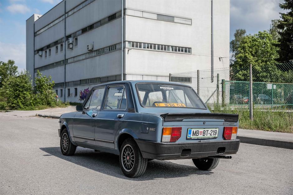 Zastava 128 | Avtor: Saša Despot