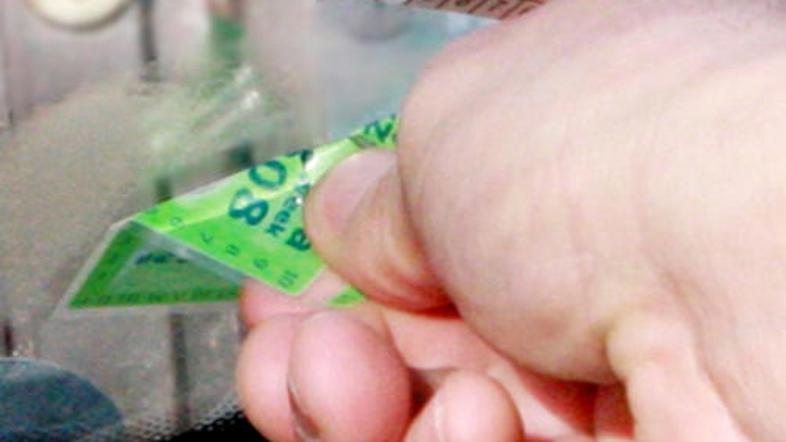 Hrvati zahtevajo nižjo ceno tedenskih vinjet.