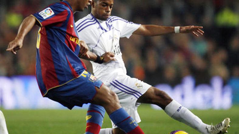 Španski mediji za Ronaldinha po El Clásicu niso našli lepe besede.