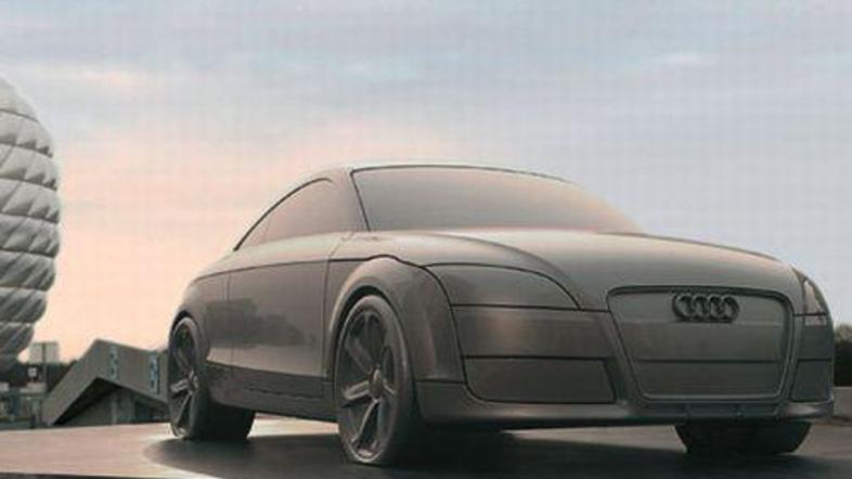 Audi TT XXL je dolg preko 10 metrov in tehta 10 ton.