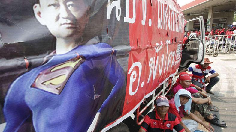 Podporniki Shinawatre bodo protestirali še naprej. (Foto: Reuters)