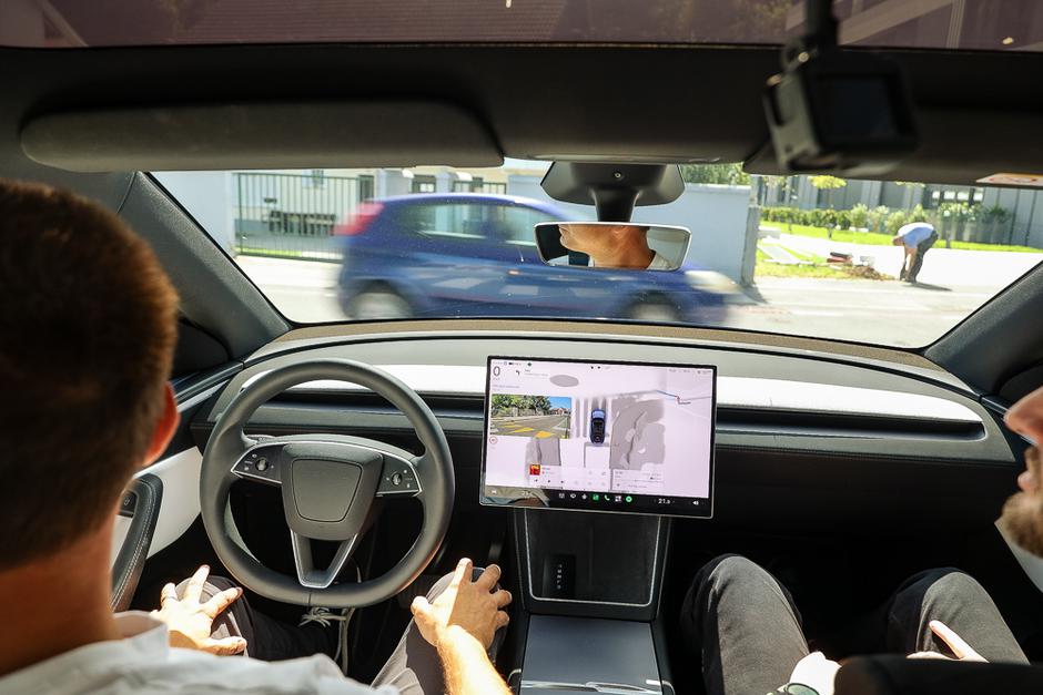 FSD Tesla, samodejna vožnja | Avtor: Saša Despot