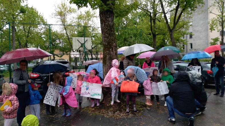 Protest zaradi vzgojiteljice