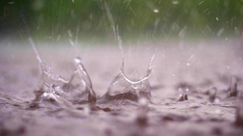 kapljica dežja dežne kaplje dež padavine