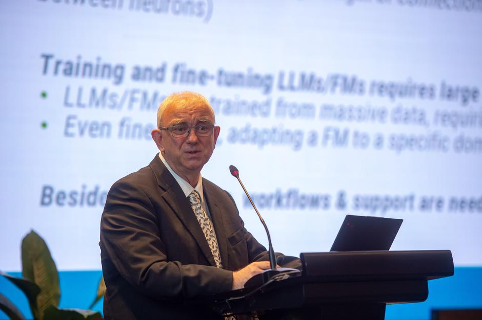 SLAIF | Avtor: Anže Petkovšek