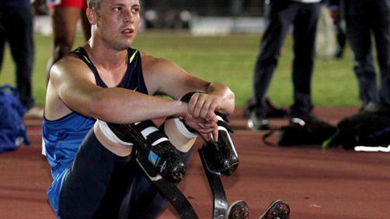 Oscar Pistorius se je težko poškodoval v nesreči z motornim čolnom, a naj bi bil