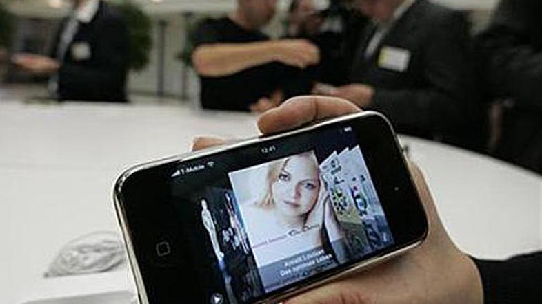 O vzrokih za težave v dobavi verjetno najbolj zaželenega telefona na svetu se sa